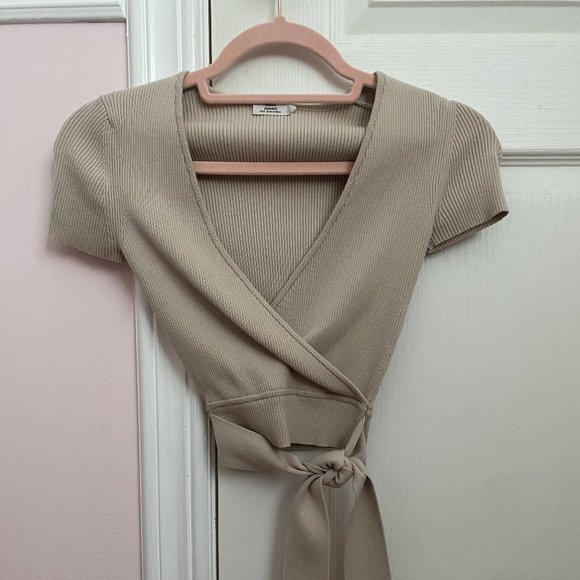 Aritzia (Little Moon) - Prunella Tie up Crop Top (Beige) - Picture 4 of 5